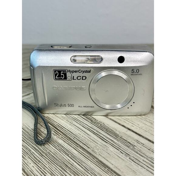 Vtg Olympus Stylus 500 All Weather 5MP Digital Camera w/Battery & Charger Tested - Picture 2 of 9